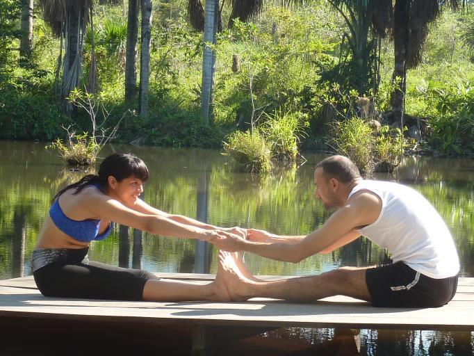 Partner yoga lagoon Tambo Ilusion yoga center