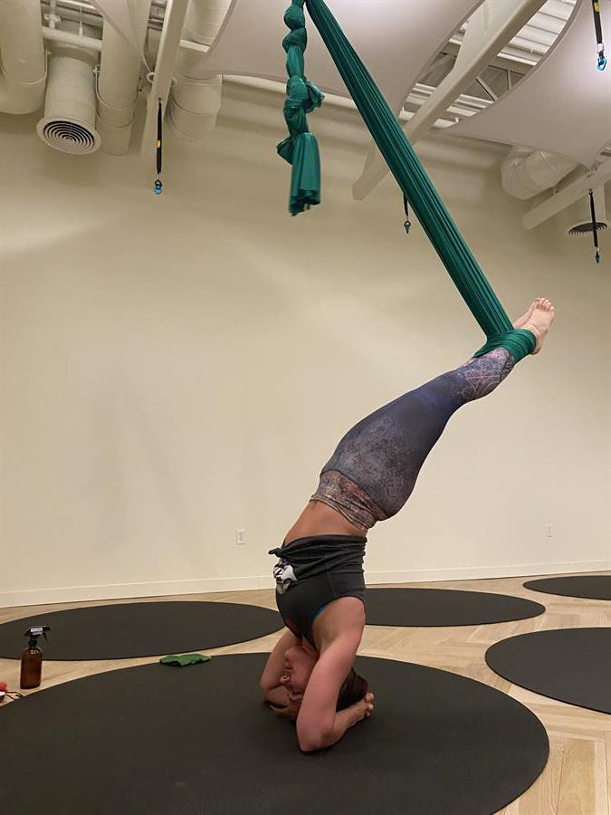 aerial headstand
