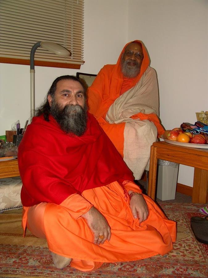 2009_12_28_Gurudev_iniciation_by_Swami_Dayananda_57