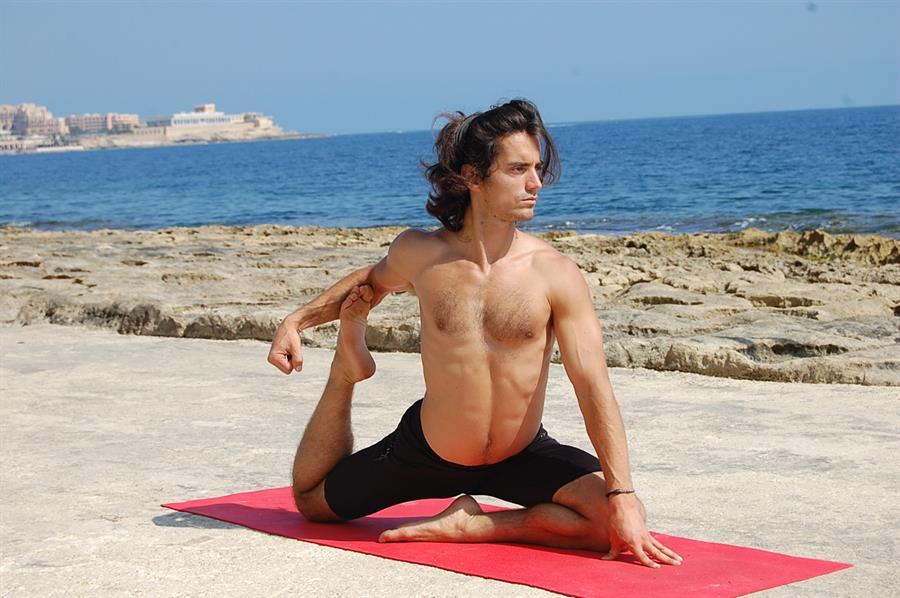 Beach Yoga May 2012  (115)