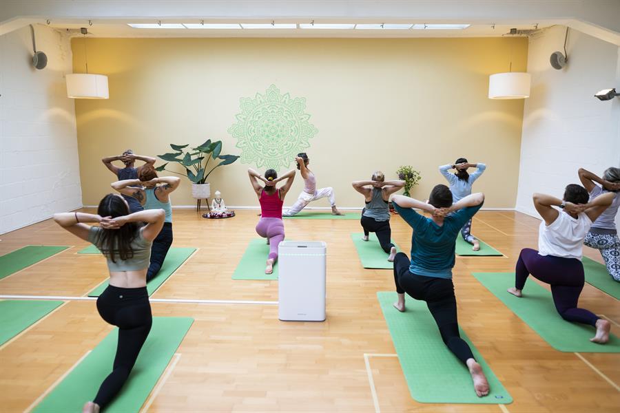Yoga Klasse im Studio Unterbilk mit Susanne Wenke