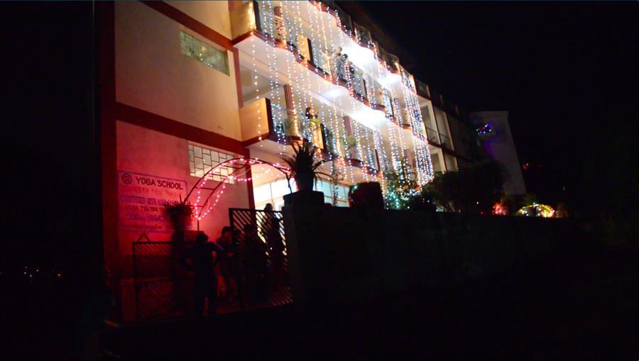 RYD with Diwali lights