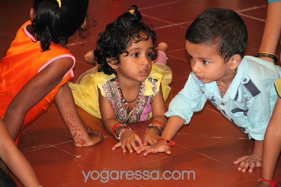india-yogaressa-IMG_3490-Muddu-school