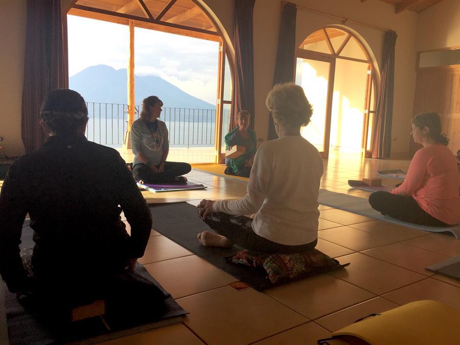 yoga-retreat-guatemala-yogaressa