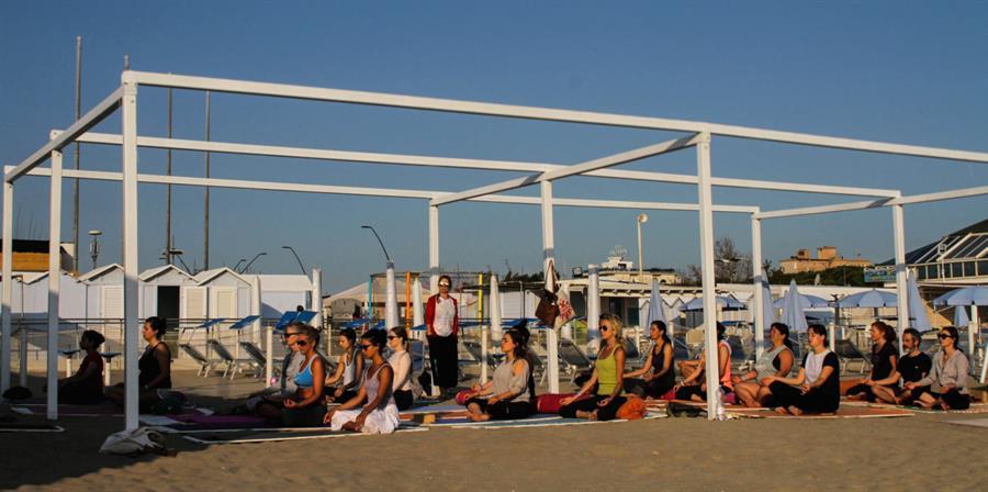 yoga.mea.on.the.beach.italy